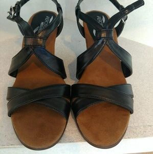 NWOT Aerosoles Heelrest wedges